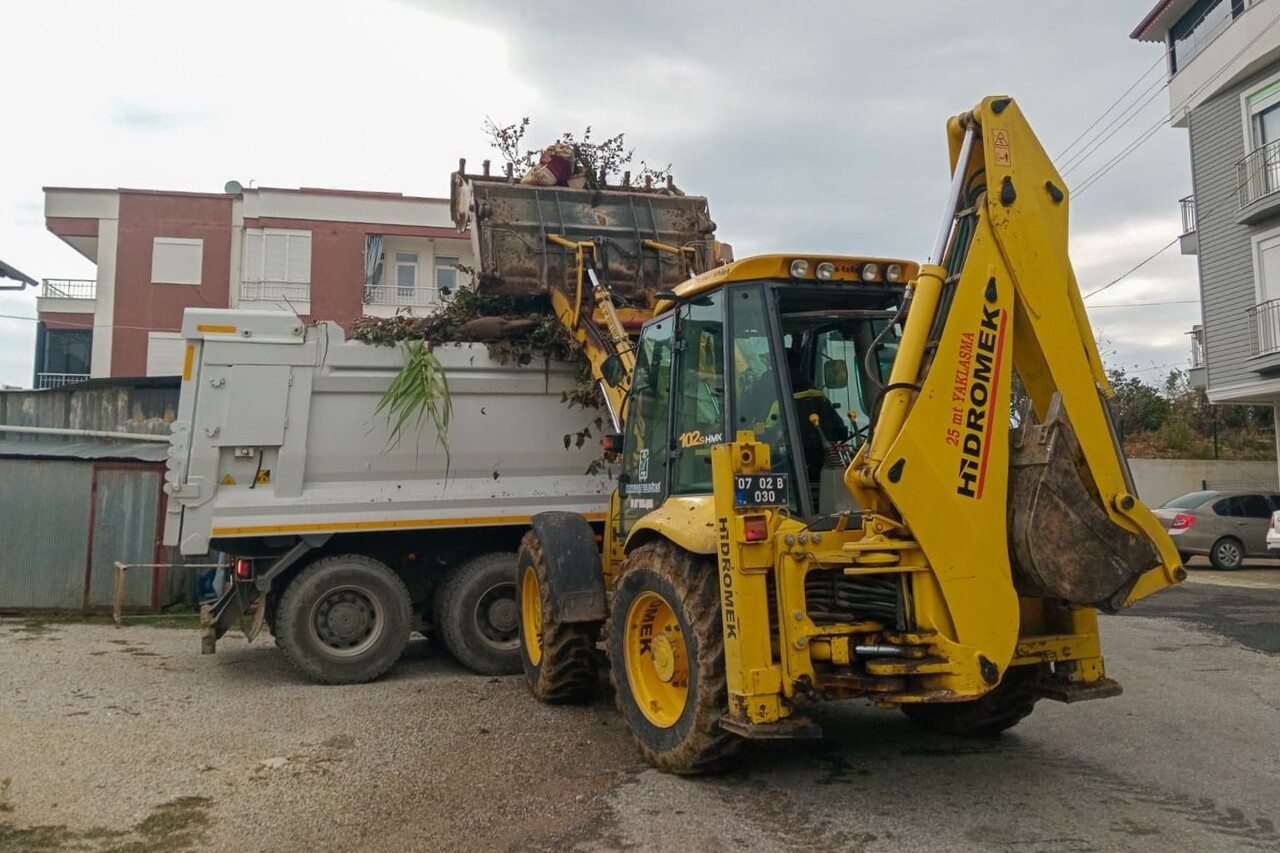 MANAVGAT BELEDİYESİ TEMİZLİK İŞLERİ MÜDÜRLÜĞÜ, İLÇE GENELİNDE ÇEVRE TEMİZLİĞİNİ GÜÇLENDİRMEK VE...