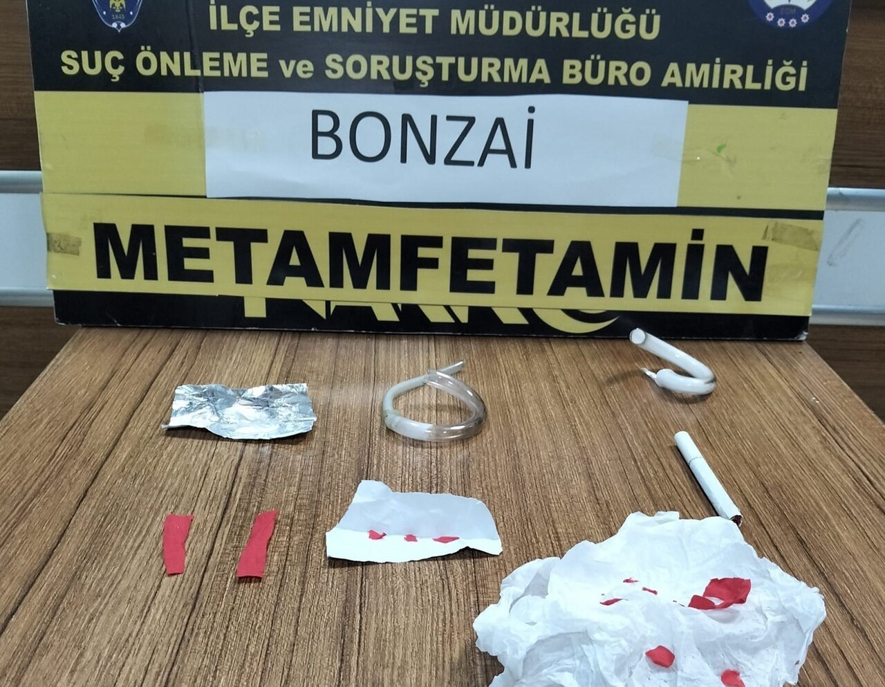 MANİSA'NIN KULA İLÇESİNDE POLİS VE MAHALLE BEKÇİLERİNİN KATILIMIYLA GERÇEKLEŞTİRİLEN ASAYİŞ VE...