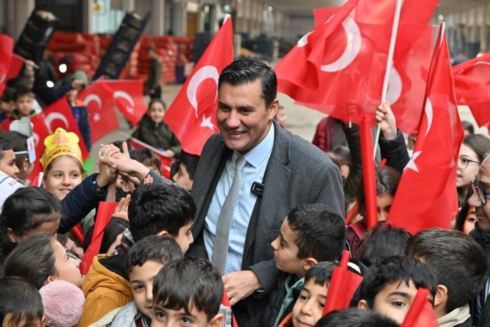 MANİSA BÜYÜKŞEHİR BELEDİYE BAŞKANI FERDİ ZEYREK’İN 6 HAZİRAN 2025 GÜNÜ EVİNİN HAVUZUNDAKİ ARIZAYI...