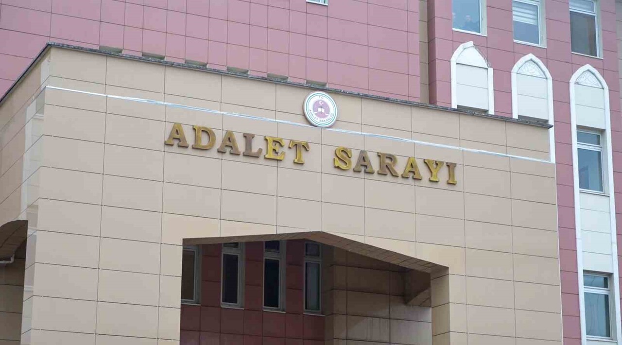 MANİSA BÜYÜKŞEHİR BELEDİYE BAŞKANI FERDİ ZEYREK’İN 6 HAZİRAN 2025 GÜNÜ EVİNİN HAVUZUNDAKİ ARIZAYI...