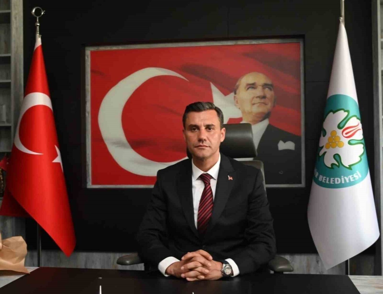 MANİSA BÜYÜKŞEHİR BELEDİYE BAŞKANI FERDİ ZEYREK’İN EVİNİN HAVUZUNDA MEYDANA GELEN ARIZAYI KONTROL...