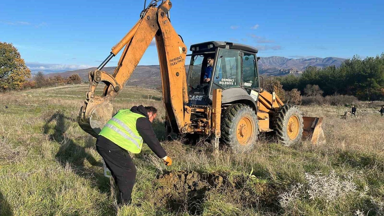 MANİSA’NIN DEMİRCİ İLÇESİNDE BELEDİYE TARAFINDAN, İLÇEDE TARIMSAL ÜRETİMİ DESTEKLEMEK VE BELEDİYE...