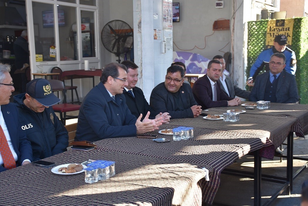 MANİSA’NIN SALİHLİ İLÇE KAYMAKAMI ALİ GÜLDOĞAN, VATANDAŞLARLA BULUŞMA PROGRAMI KAPSAMINDA...