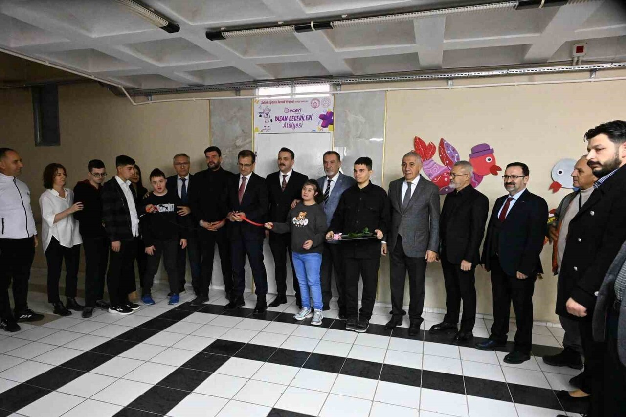 MANİSA’NIN SALİHLİ İLÇESİNDE EĞİTİME DESTEK PROJESİ KAPSAMINDA HAZIRLANAN "BECERİ ATÖLYELERİ"NİN...