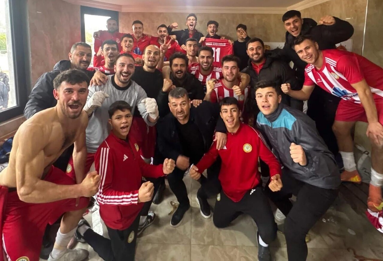 MANİSA SÜPER AMATÖR LİG C GRUBUNDA MÜCADELE EDEN SARIGÖL GENÇLERBİRLİĞİ BELEDİYESPOR LİGİN 3....