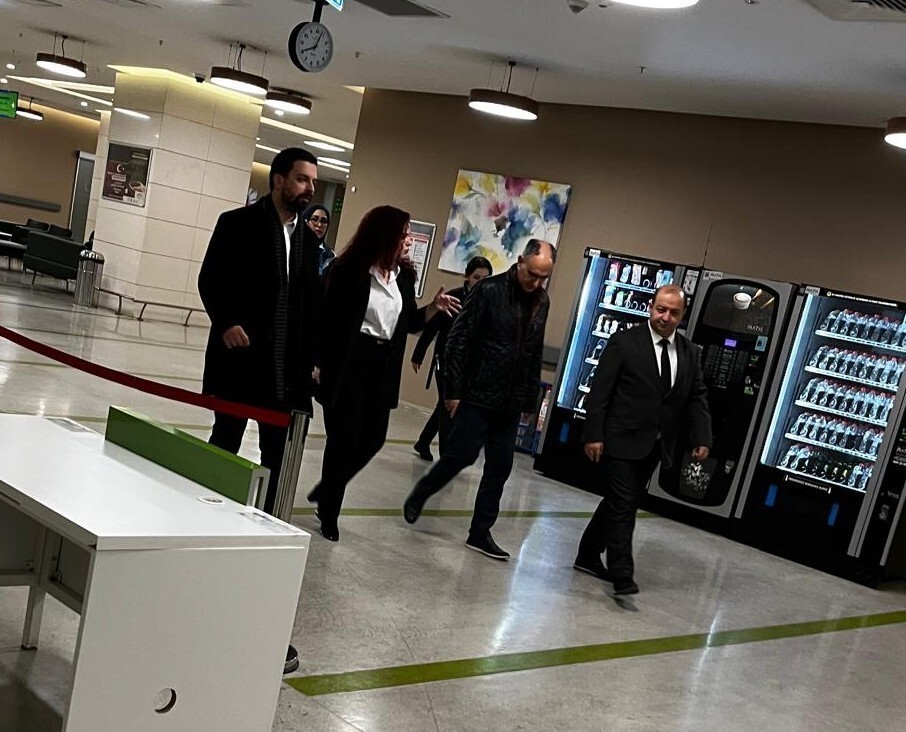 MANİSA VALİSİ VAHDETTİN ÖZKAN, BİR SÜREDİR KOLON KANSERİ NEDENİYLE MANİSA ŞEHİR HASTANESİ'NDE...