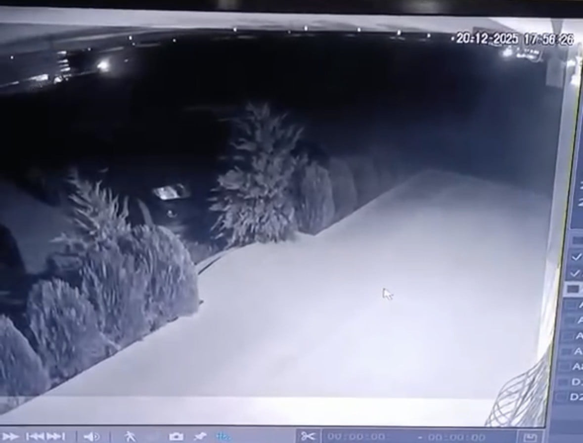 MARDİN’DE DİREKSİYON HAKİMİYETİNİ KAYBEDEN TIRIN BARİYERLERE ÇARPTIĞI KAZAYA AİT GÖRÜNTÜLER ORTAYA...