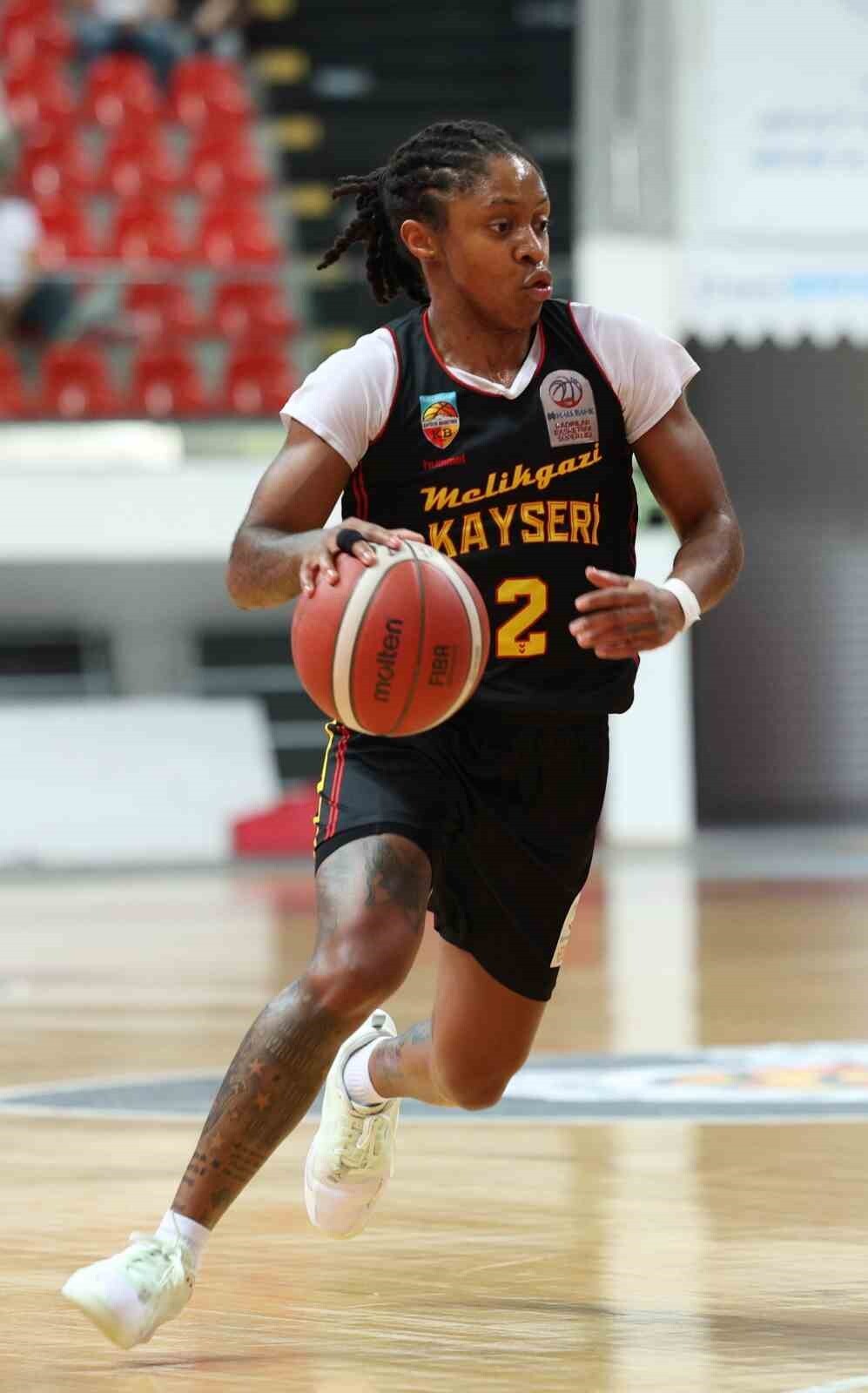 MELİKGAZİ KAYSERİ BASKETBOL'UN DEPLASMANDA KAYBETTİĞİ EMLAK KONUT MÜSABAKASINDA 4 OYUNCUSU ÇİFT...