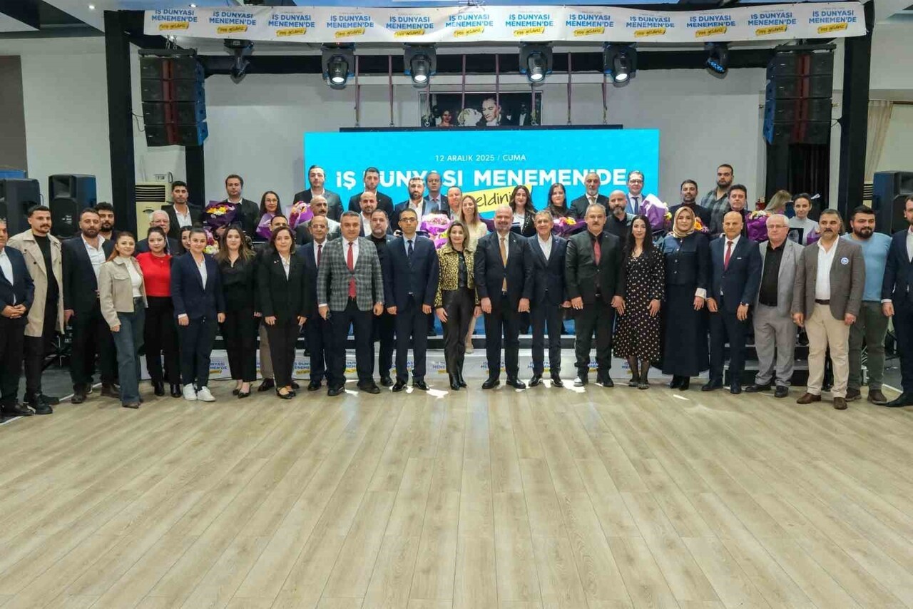 MENEMEN BELEDİYE BAŞKANI AYDIN PEHLİVAN, "İŞ DÜNYASI MENEMEN'DE BULUŞUYOR" ETKİNLİĞİNDE SANAYİCİ...