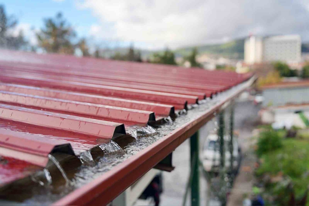 MENTEŞE BELEDİYESİ YAĞMUR SUYU HASADI İLE AYLIK 300 TON SU TASARRUFU SAĞLANIYOR