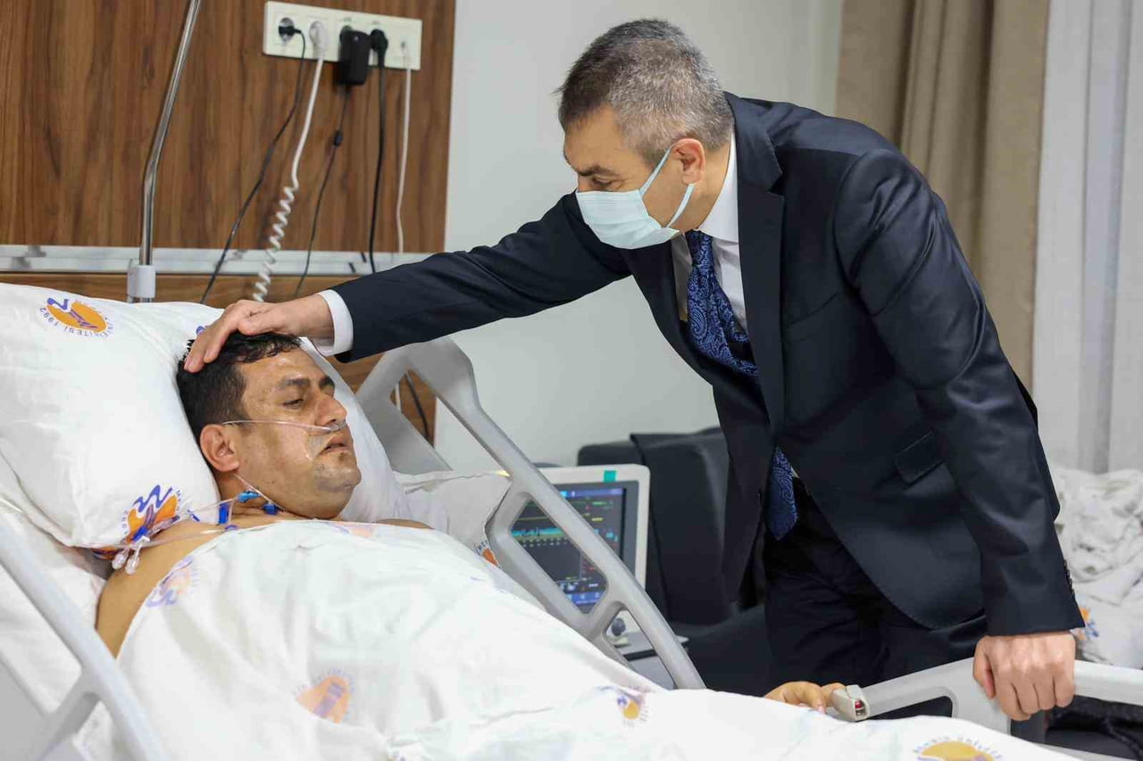 MERSİN'İN ANAMUR İLÇESİNDE 12 YAŞINDAKİ ÖĞRENCİSİ TARAFINDAN VURULAN İYİ GEÇEN AMELİYAT SONRASI...