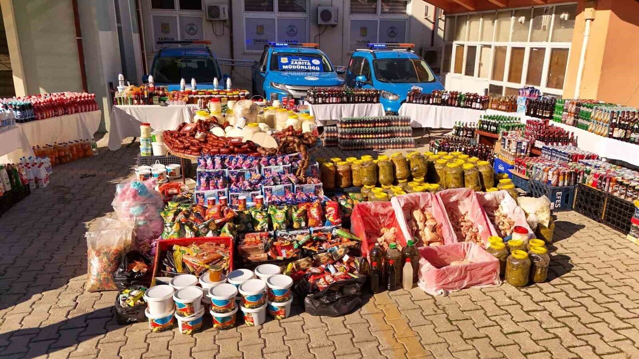 MERSİN'İN TARSUS İLÇESİNDE, YILBAŞI ÖNCESİ YAPILAN DENETİMLERDE HALK SAĞLIĞINI TEHDİT EDEN, SON...