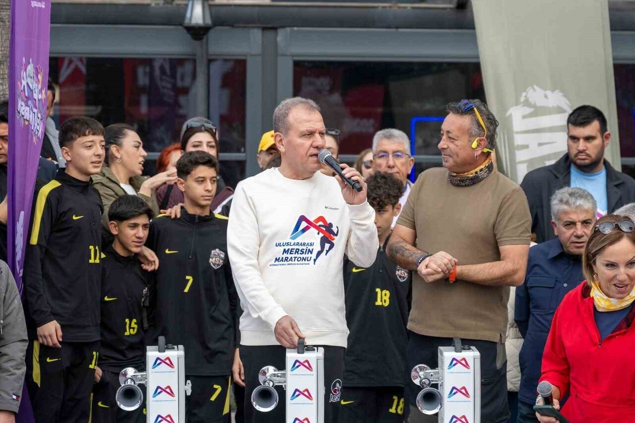 MERSİN BÜYÜKŞEHİR BELEDİYE BAŞKANI VAHAP SEÇER, 7. ULUSLARARASI MERSİN MARATONU’NUN KENTTE BÜYÜK...