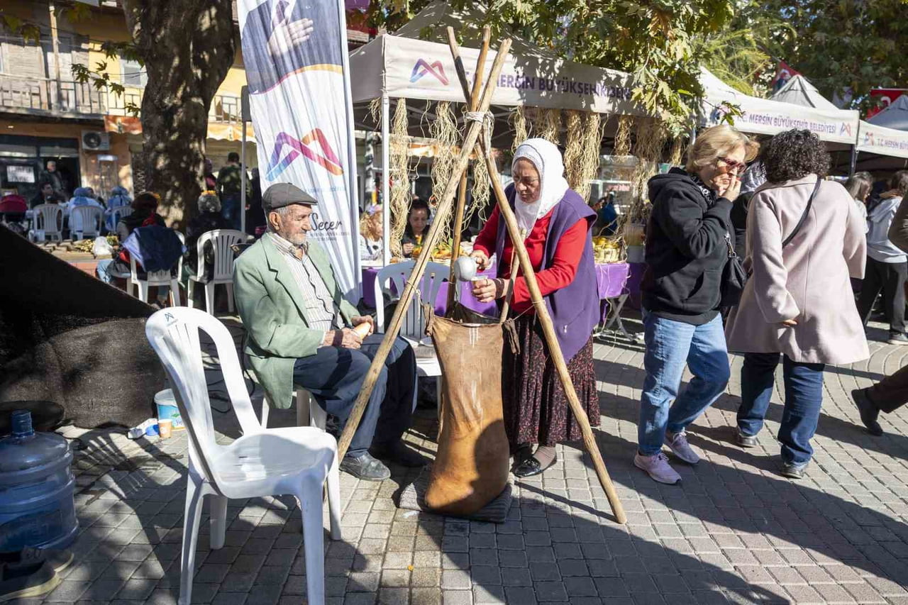 MERSİN BÜYÜKŞEHİR BELEDİYESİ KADIN VE AİLE HİZMETLERİ DAİRESİ BAŞKANLIĞI BÜNYESİNDE HİZMET VEREN...
