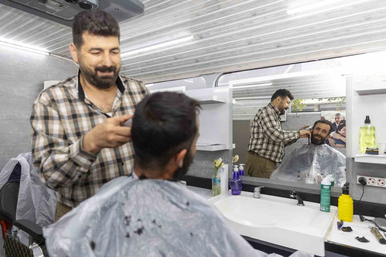 MERSİN BÜYÜKŞEHİR BELEDİYESİ TARAFINDAN KIRSAL MAHALLELERDE BERBER VE KUAFÖR HİZMETİ BULUNMAYAN...