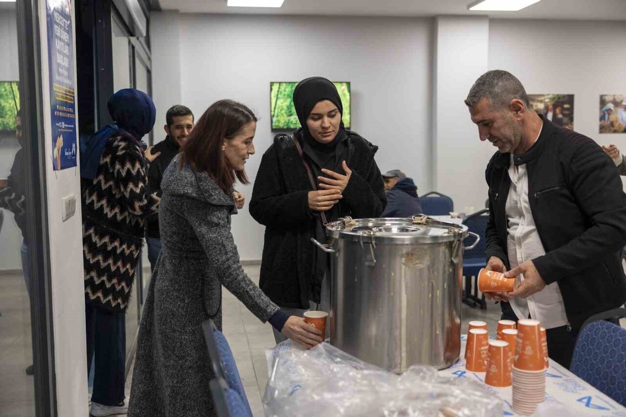 MERSİN’DE BÜYÜKŞEHİR BELEDİYESİ TARAFINDAN HAYATA GEÇİRİLEN EMEK EVİ, GÜN DOĞMADAN İŞE GİDEN...