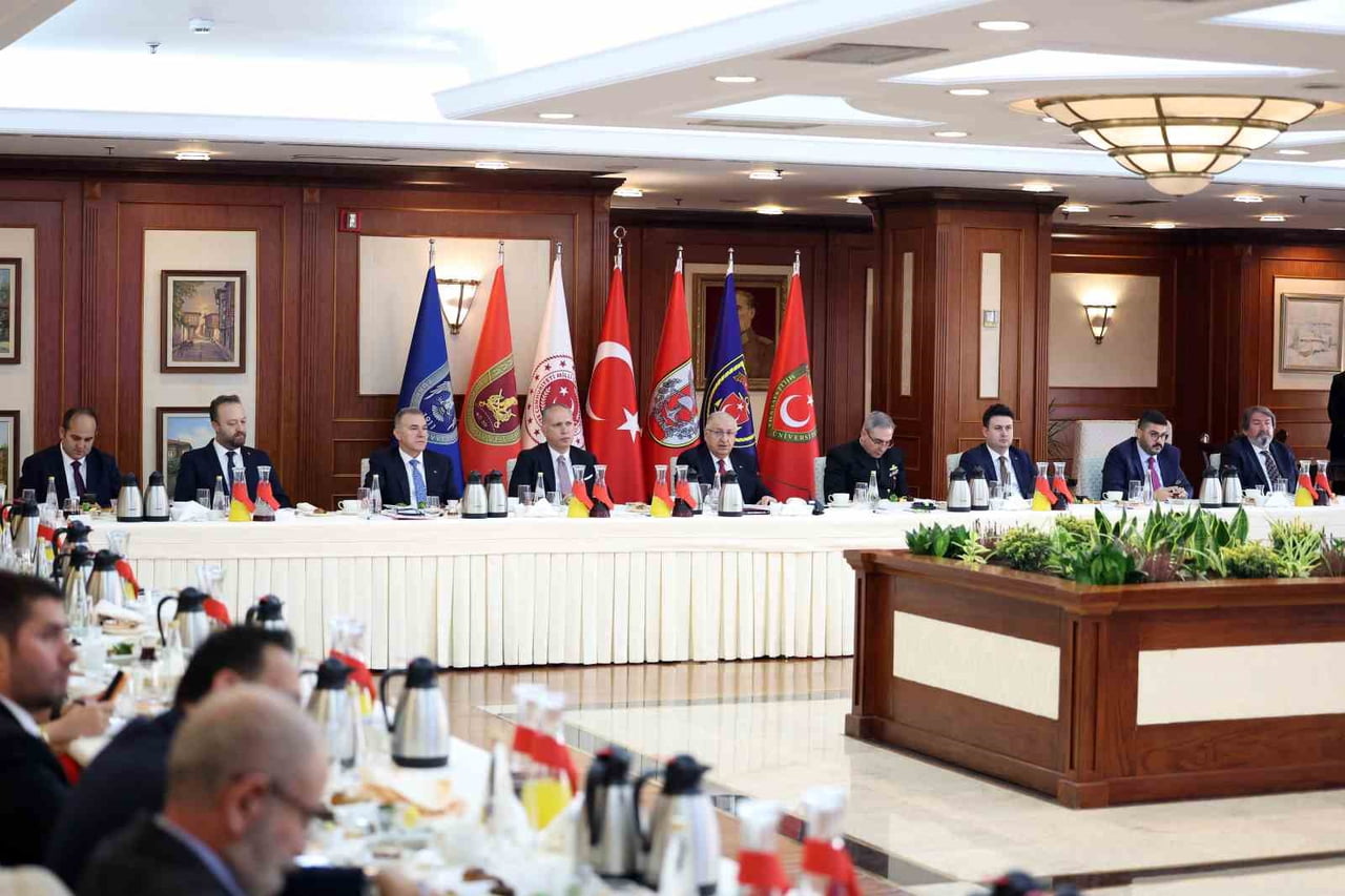 MİLLİ SAVUNMA BAKANI YAŞAR GÜLER, YIL SONU DEĞERLENDİRME TOPLANTISI ÇERÇEVESİNDE ANKARA'DA BASIN...