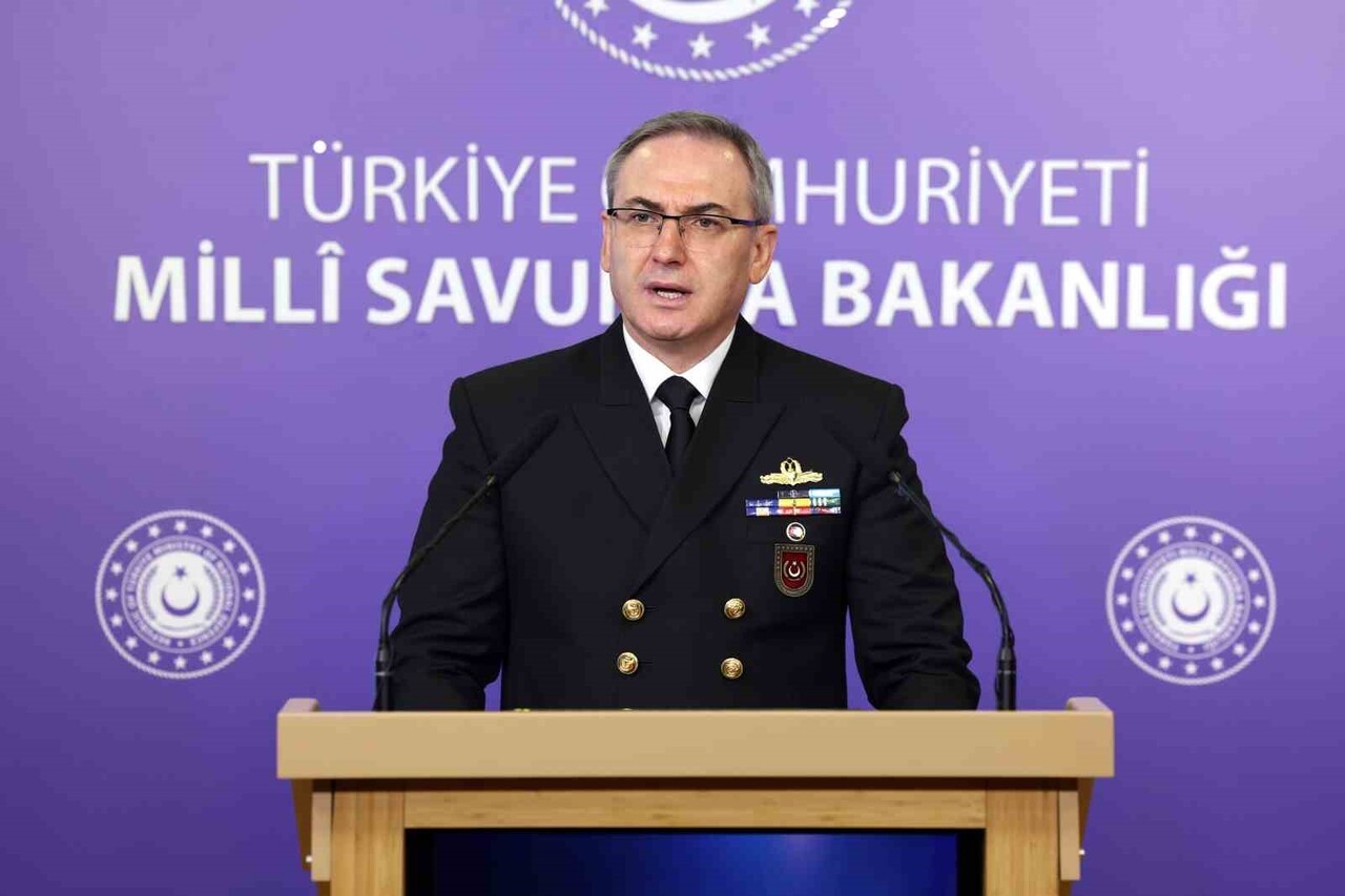 MİLLİ SAVUNMA BAKANLIĞI BASIN HALKLA İLİŞKİLER MÜŞAVİRİ VE BAKANLIK SÖZCÜSÜ TUĞAMİRAL ZEKİ...