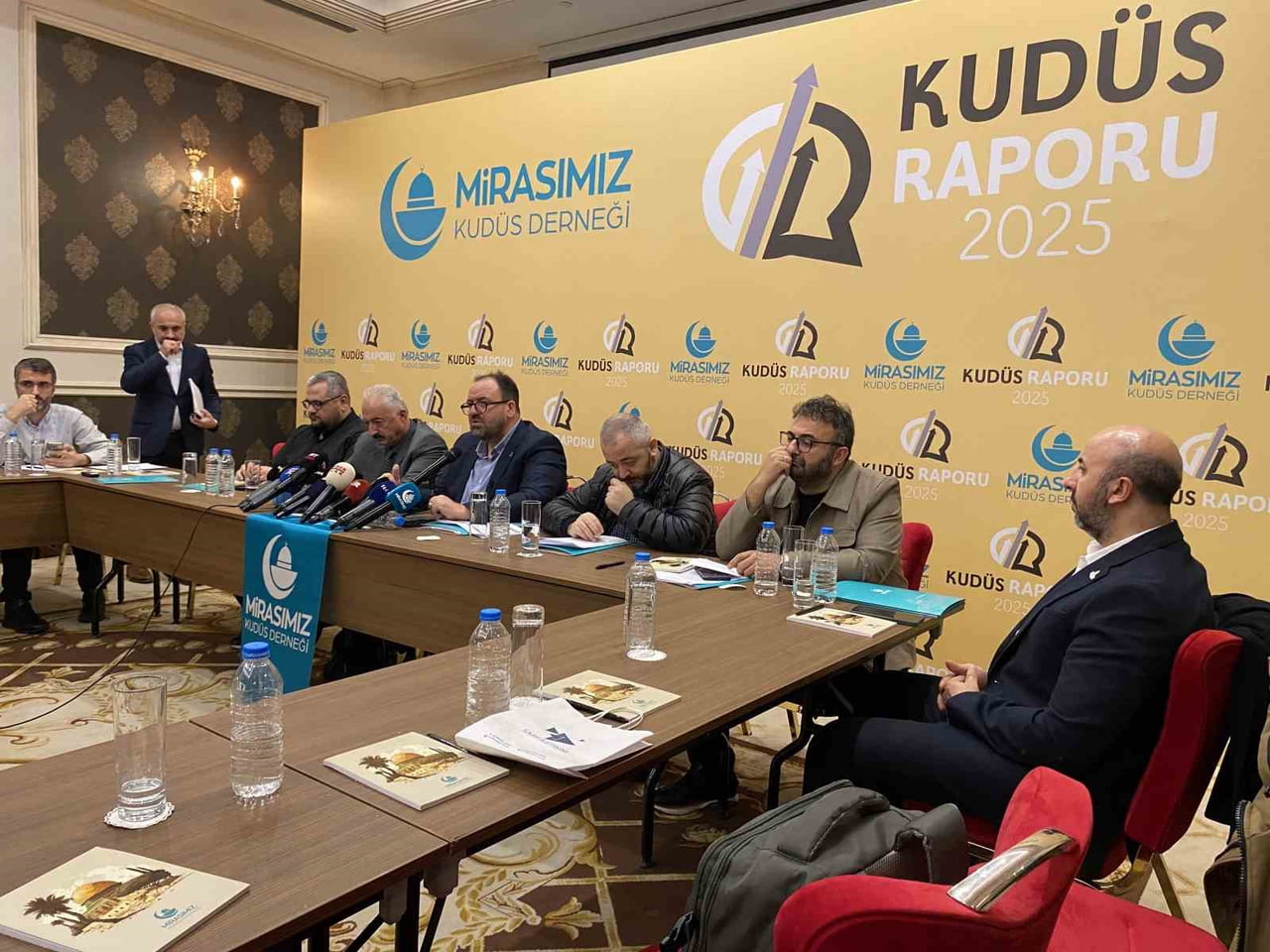 MİRASIMIZ KUDÜS DERNEĞİ TARAFINDAN HAZIRLANAN "2025 GENİŞLETİLMİŞ KUDÜS RAPORU" FATİH'TE BİR...