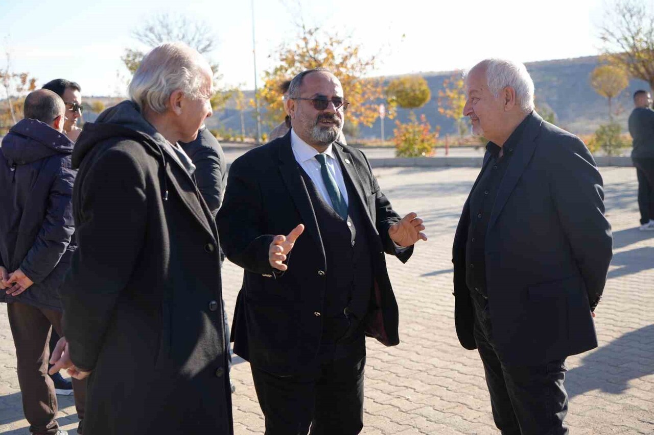 MOBİL BASIN EVİ GAZİANTEP’TE ÖĞRENCİLERLE BULUŞTU