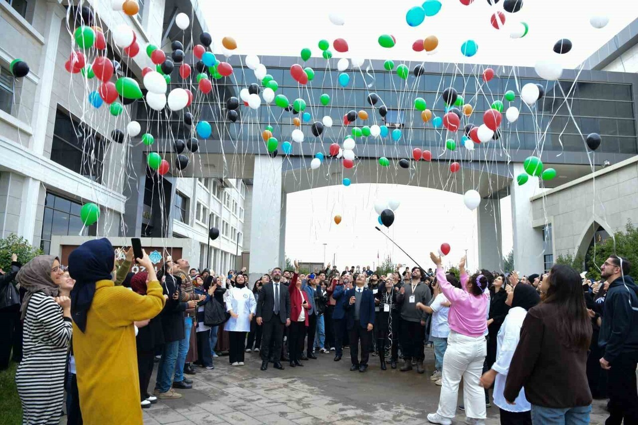 MTÜ’DE ÖĞRENCİLERDEN ANLAMLI ETKİNLİK