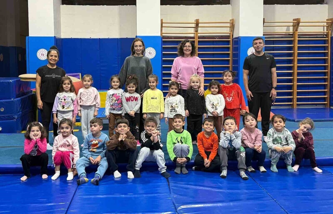 MUĞLA'DA ANASINIFI ÖĞRENCİLERİ CİMNASTİKLE SPORA İLK ADIM DEDİ