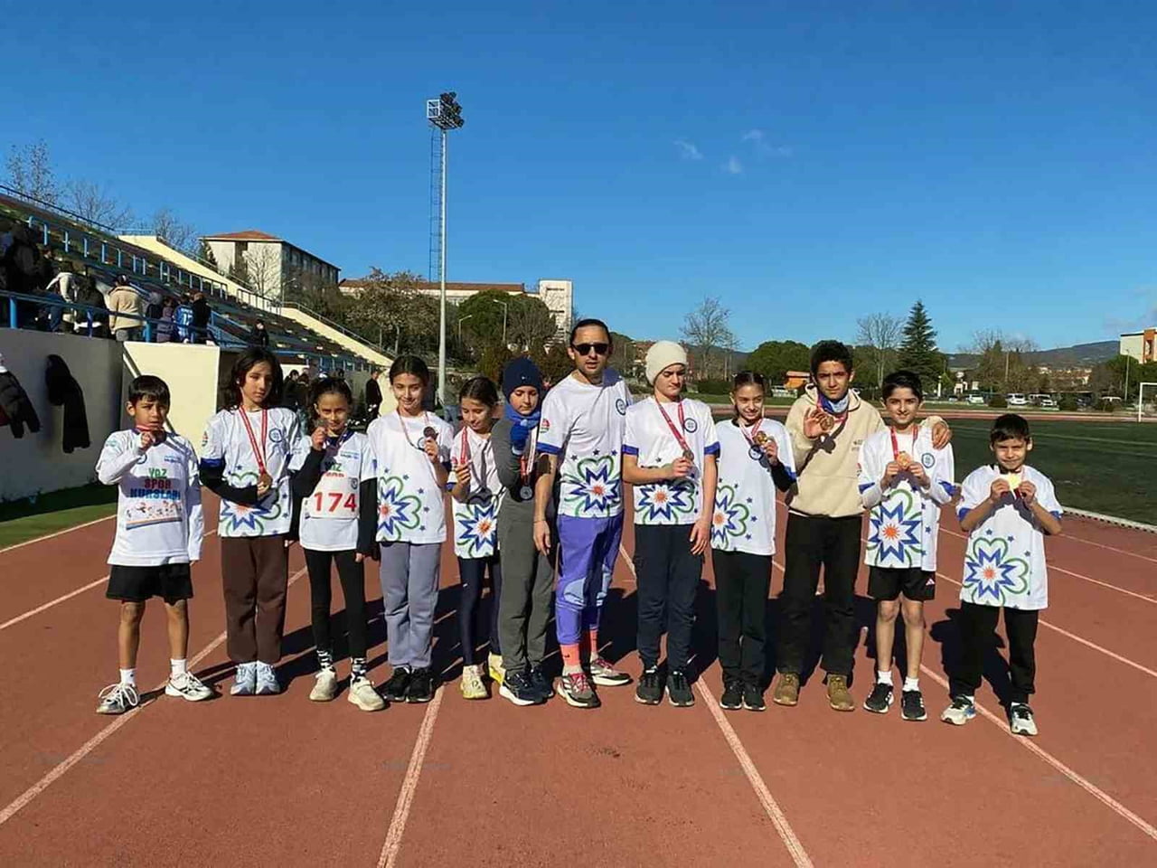 MUĞLA BÜYÜKŞEHİR ATLETLERİNDEN 27 ARALIK BÜYÜK ATATÜRK KOŞUSUNDA MADALYA YAĞMURU
