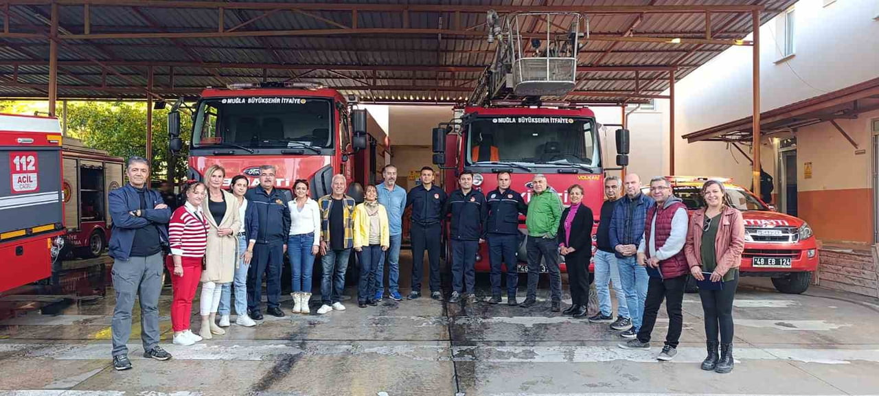 MUĞLA BÜYÜKŞEHİR BELEDİYESİ GÖNÜLLÜ İTFAİYECİLER YETİŞTİRİYOR