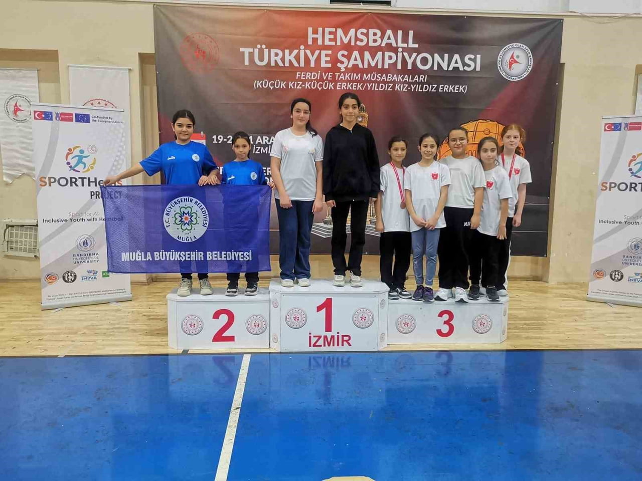 MUĞLA BÜYÜKŞEHİR BELEDİYESİ SPORCULARI İZMİR’DE GERÇEKLEŞTİRİLEN HEMSBALL ŞAMPİYONASI’NDA 4 GÜMÜŞ...