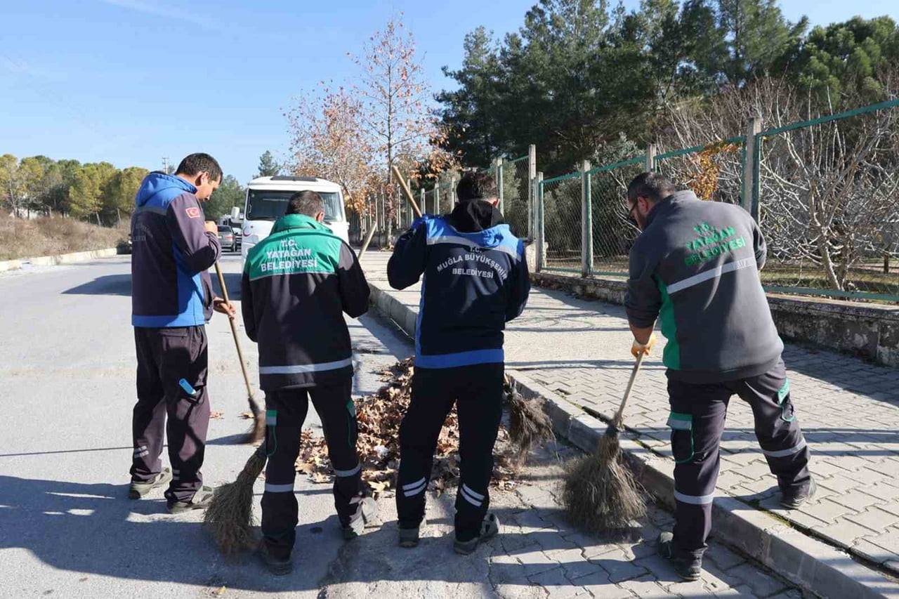 MUĞLA BÜYÜKŞEHİR’DEN 13 İLÇEDE ÇEVRE TEMİZLİĞİ SEFERBERLİĞİ