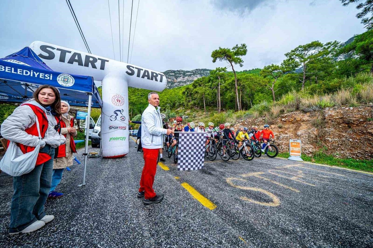 MUĞLA’DA KIRAN KIRANA MÜCADELEDE 100 SPORCU ZORLU PARKURDA TER DÖKTÜ