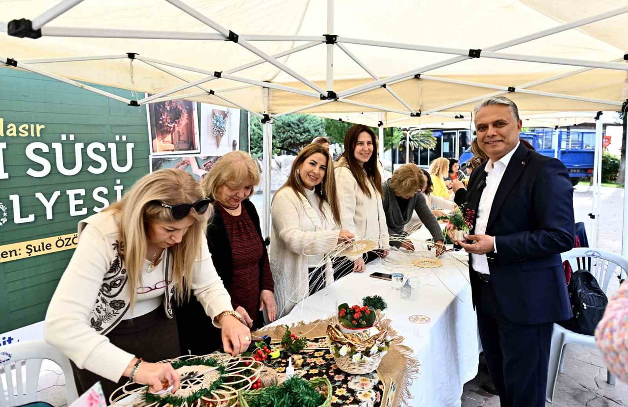 MURATPAŞA BELEDİYESİ, YENİ YIL ÖNCESİNDE KADIN EMEĞİNİ VE YARATICILIĞI DESTEKLEYEN BİR ETKİNLİĞE...