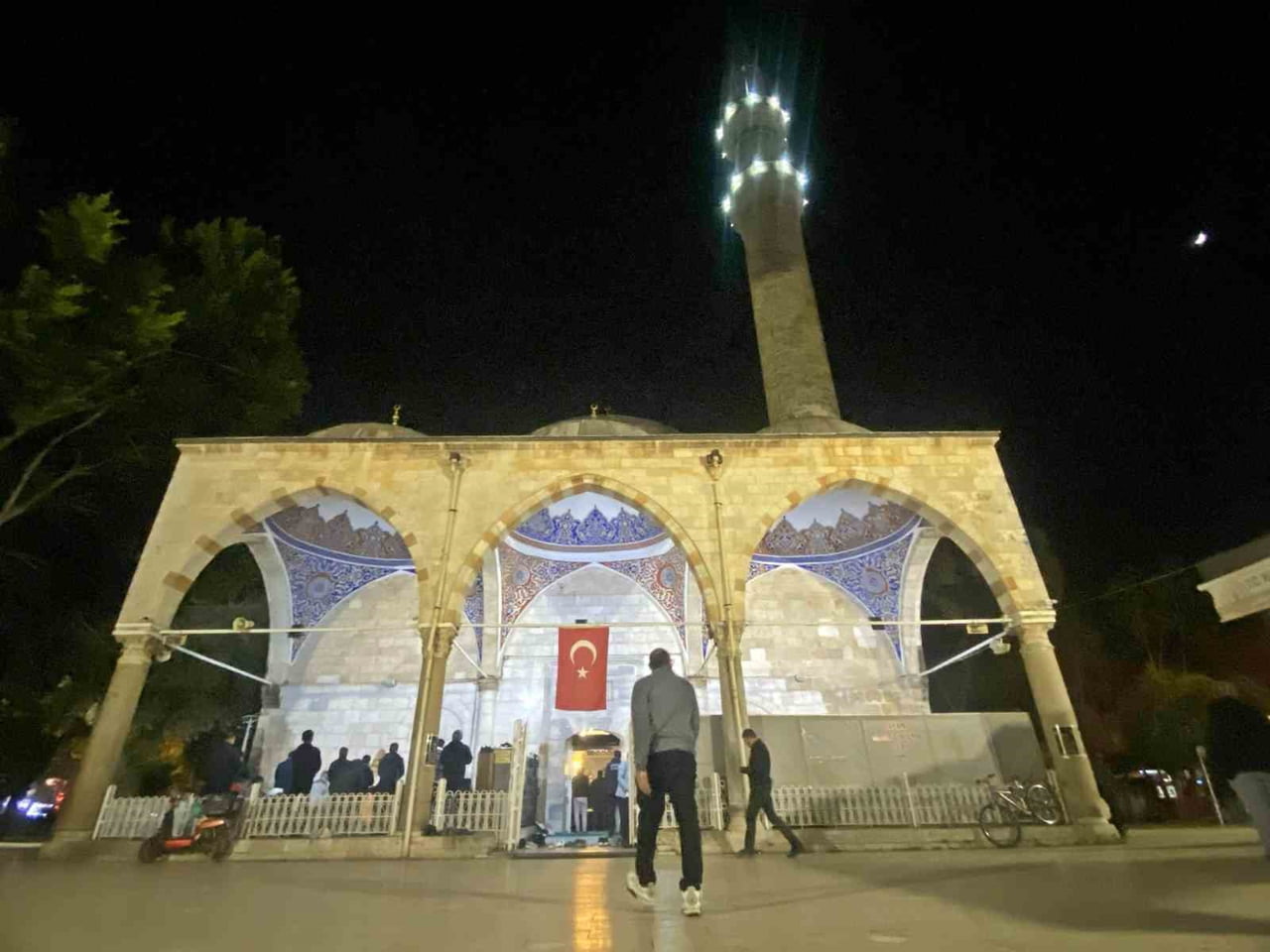 MURATPAŞA CAMİİ'NDE REGAİP KANDİLİ DOLAYISIYLA DÜZENLENEN PROGRAMA VATANDAŞLARIN İLGİSİ YOĞUN...