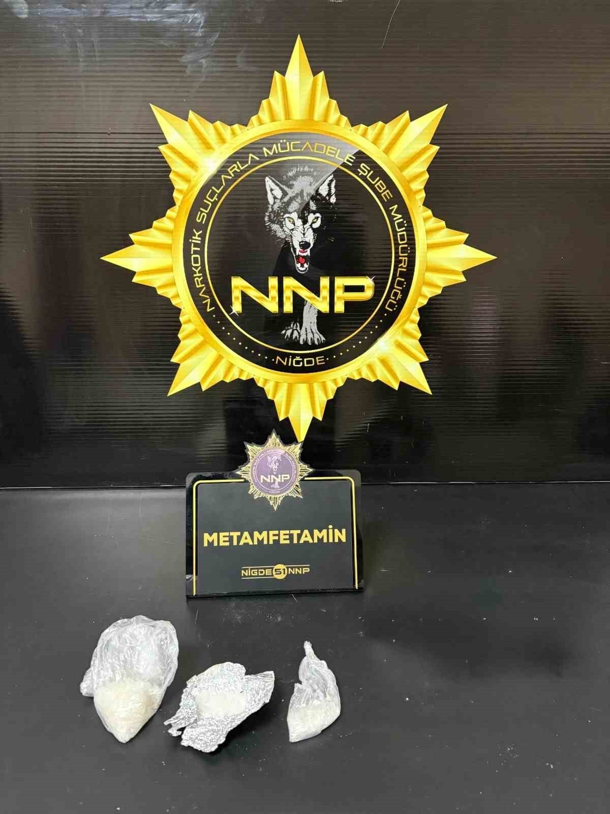 NARKOTİK SUÇLARLA MÜCADELE ŞUBE MÜDÜRLÜĞÜ EKİPLERİNCE UYUŞTURUCU MADDE TİCARETİ YAPAN, BULUNDURAN...