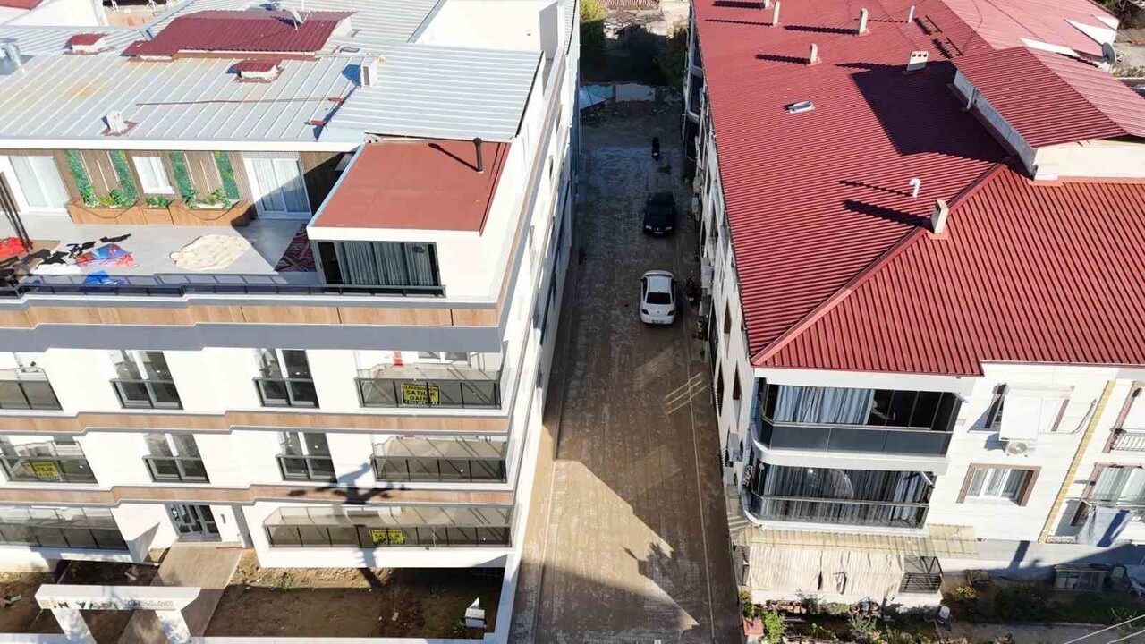 NAZİLLİ BELEDİYESİ FEN İŞLERİ MÜDÜRLÜĞÜ EKİPLERİ, KENT GENELİNDE SÜRDÜRDÜĞÜ YOL VE SOKAK DÜZENLEME...