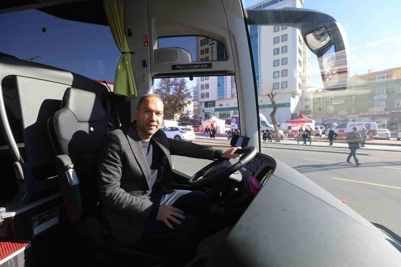 NİĞDE BELEDİYESİ, ARAÇ KİRALAMA GİDERLERİNİ YATIRIMA DÖNÜŞTÜRME VİZYONUYLA FİLOSUNU GÜÇLENDİRMEYE...