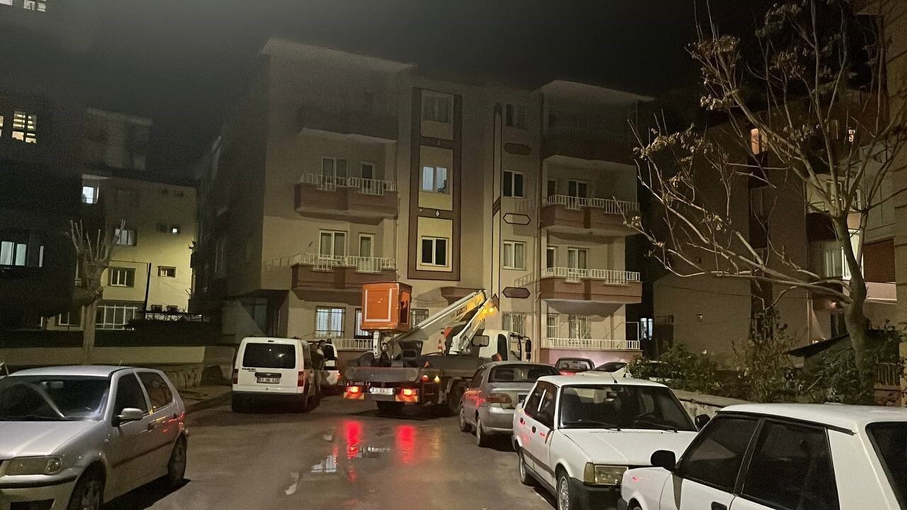 NİĞDE’DE BİR APARTMAN DAİRESİNİN MUTFAĞINDA MEYDANA GELEN DOĞAL GAZ PATLAMASINDA 1 KİŞİ...