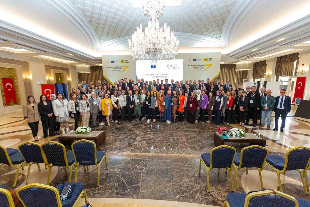 NİĞDE HALK EĞİTİMİ MERKEZİ, TÜRKİYE’NİN EN BAŞARILI 10 KURUMU ARASINA GİREREK BÜYÜK BİR BAŞARIYA...