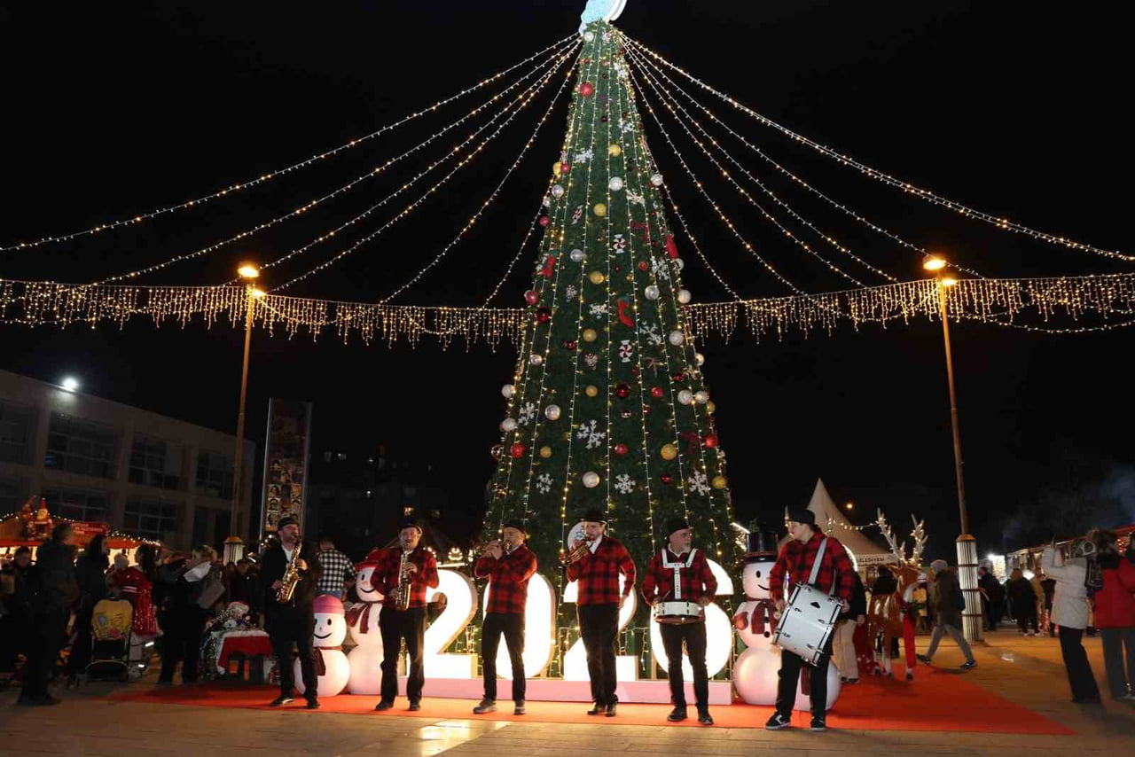 NİLÜFER BELEDİYESİ’NİN ORGANİZE ETTİĞİ "NİLÜFER YENİ YIL FESTİVALİ" YOĞUN İLGİ İLE...