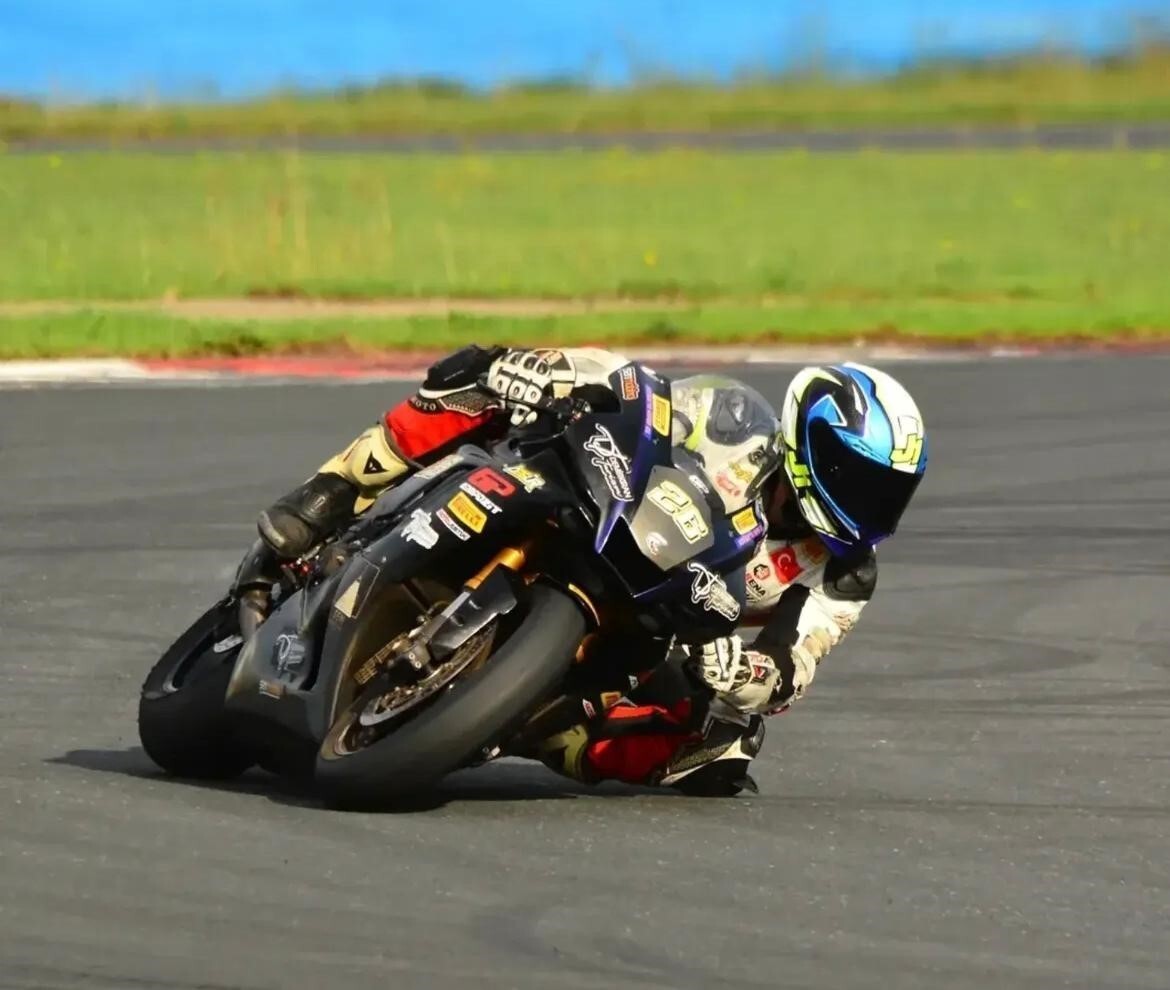 ÖDEMİŞLİ MOTOSİKLET TUTKUNU 42 YAŞINDAKİ ÖZGÜR ÇAPACI, DÜN İZMİR'İN BAYINDIR İLÇESİNDE GEÇİRDİĞİ...