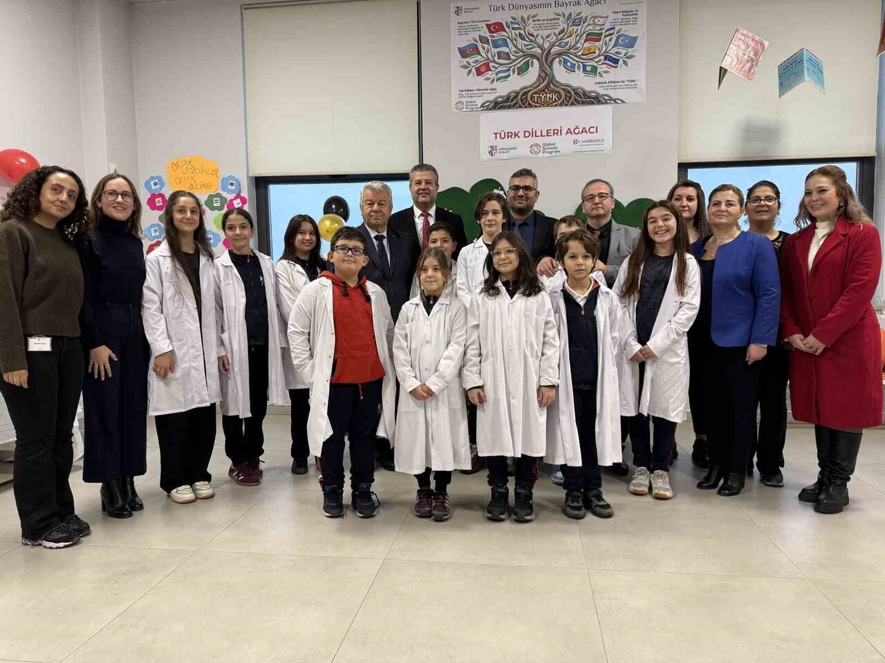 ÖĞRENCİLERİN AKTİF KATKISIYLA TASARLANAN VE YAPAY ZEKÂ TEMELLİ ÖĞRENME YAKLAŞIMLARINI MERKEZE ALAN...