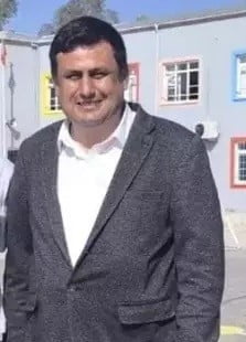 OKUL MÜDÜRÜ ENDER KARA, SALDIRIDA AĞIR YARALANDI.