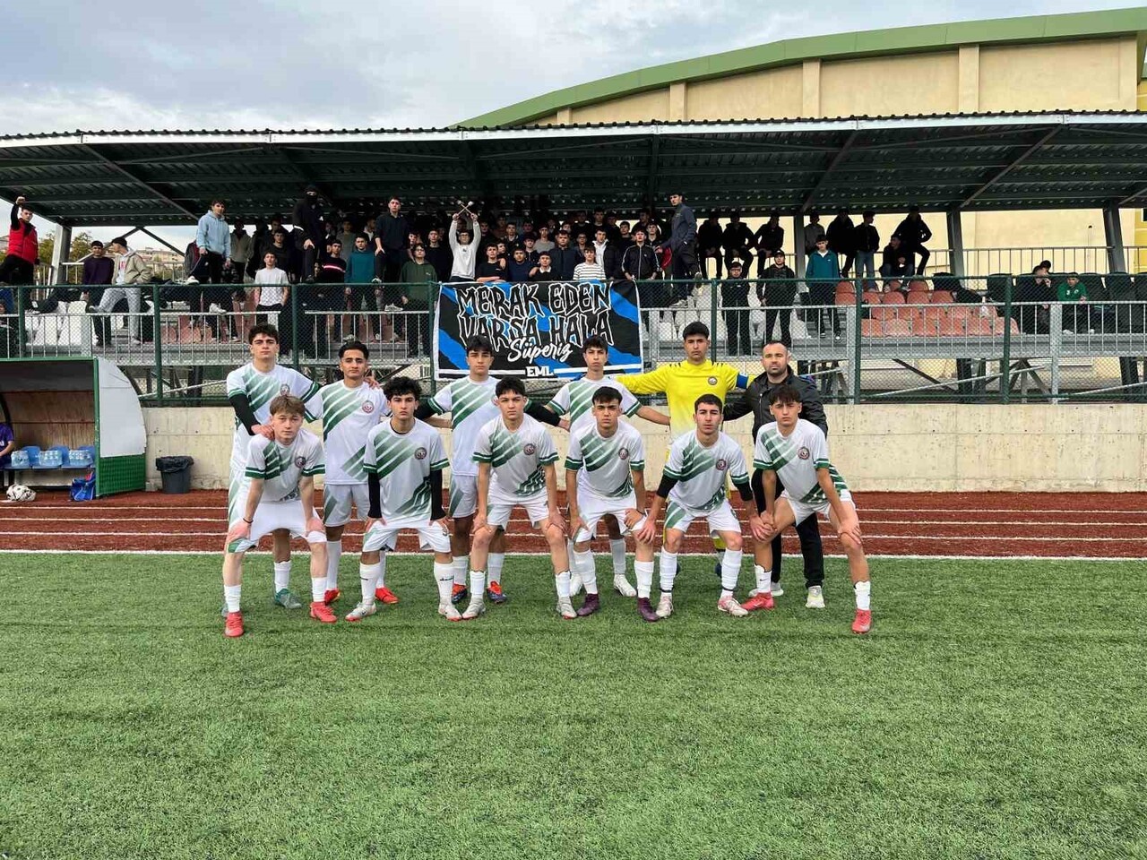 OKUL SPORLARI GENÇLER FUTBOL MÜSABAKALARIN ŞAMPİYONU MESLEKİ VE TEKNİK ANADOLU LİSESİ