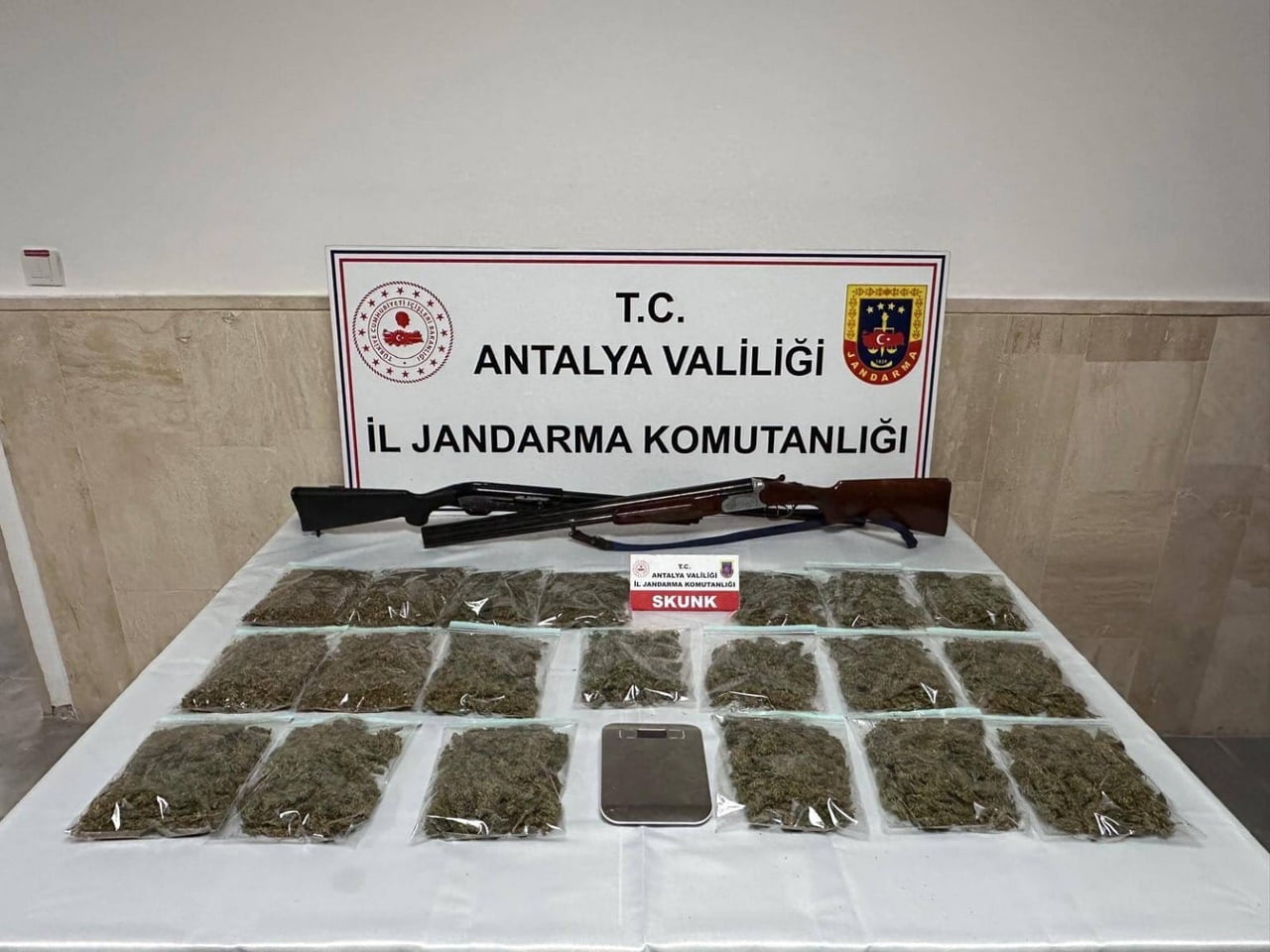 OPERASYONDA 16 KİLO 880 GRAM SKUNK ELE GEÇİRİLDİ