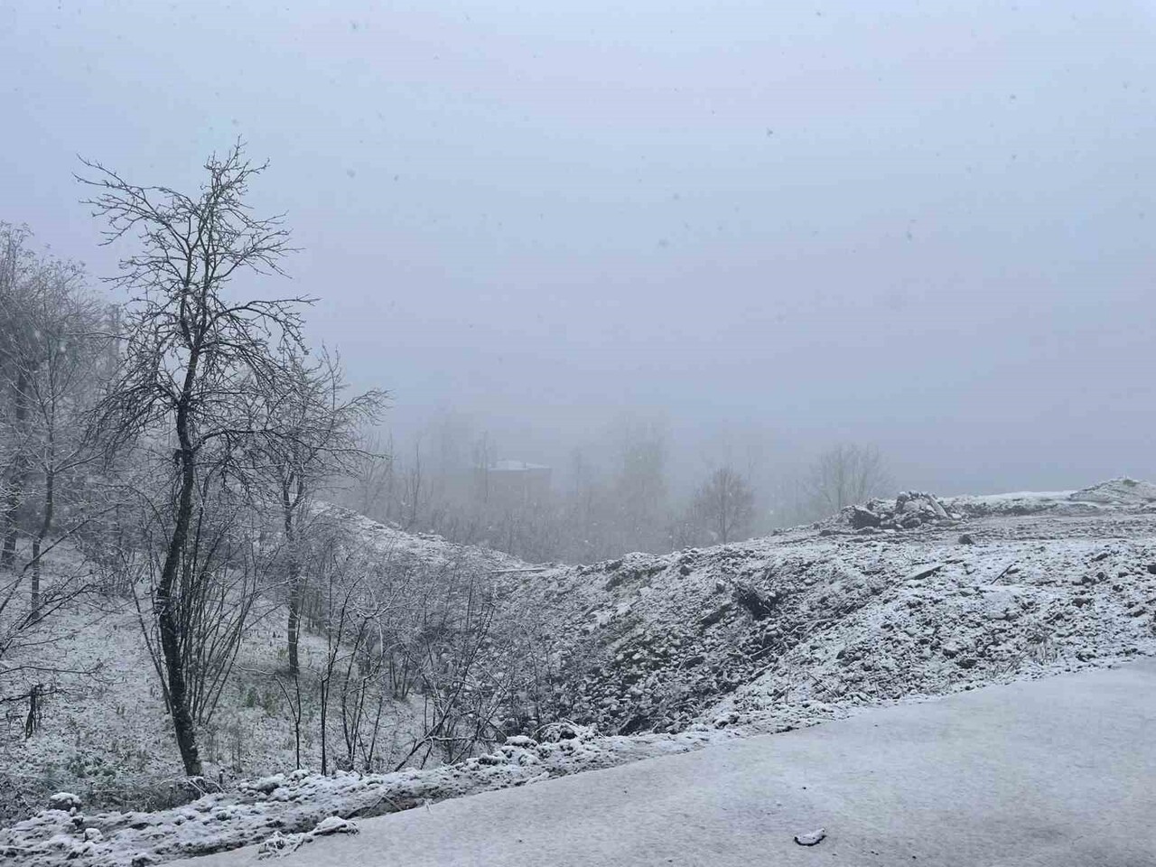 ORDU’NUN YÜKSEK KESİMLERİ VE YAYLALARINDA KAR YAĞIŞI ETKİLİ OLUYOR.