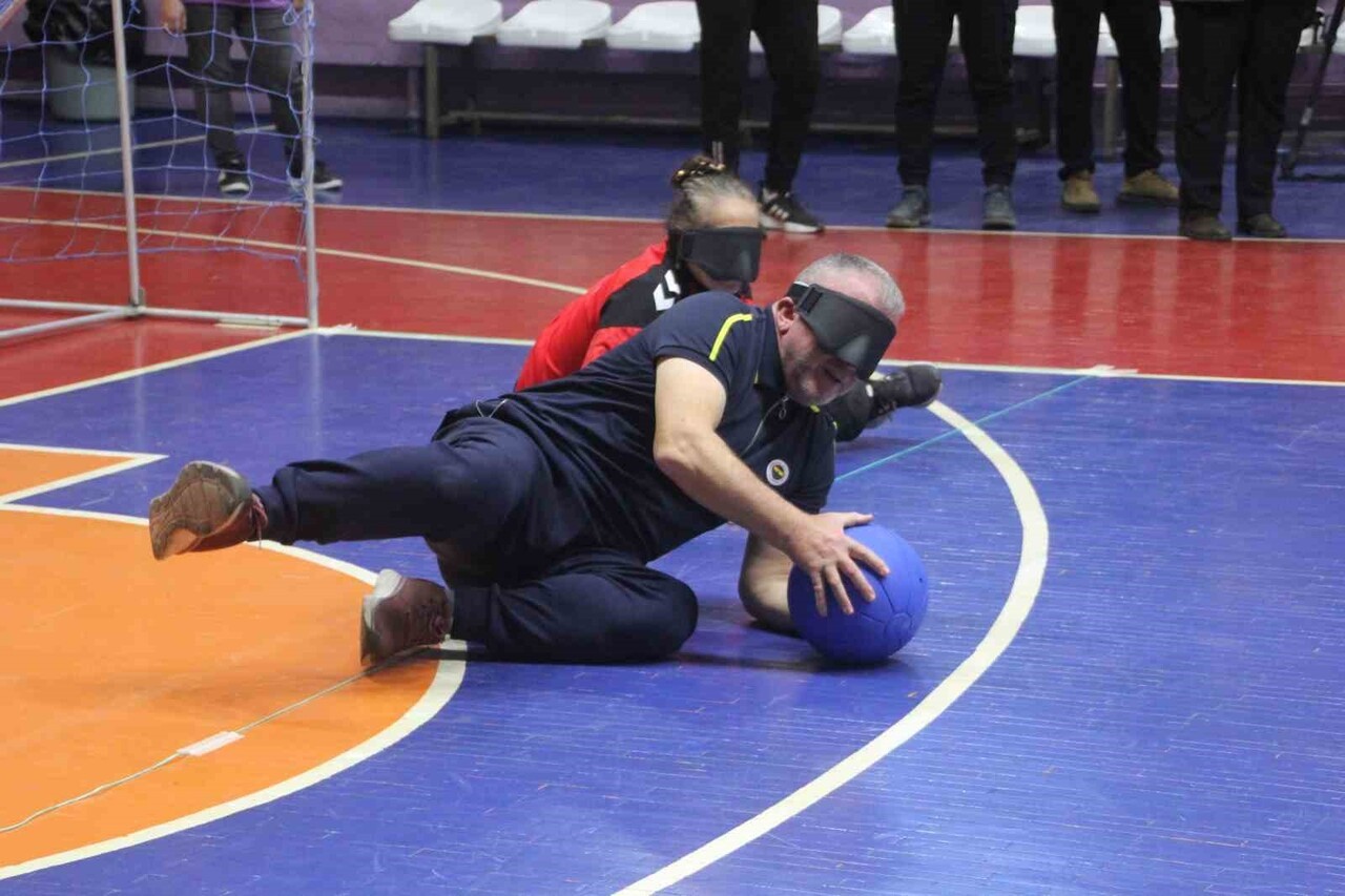 ORDUSPOR GÖRME ENGELLİLER SPOR KULÜBÜ İLE PROTOKOL ÜYELERİ ARASINDA GOALBALL FARKINDALIK MAÇI...