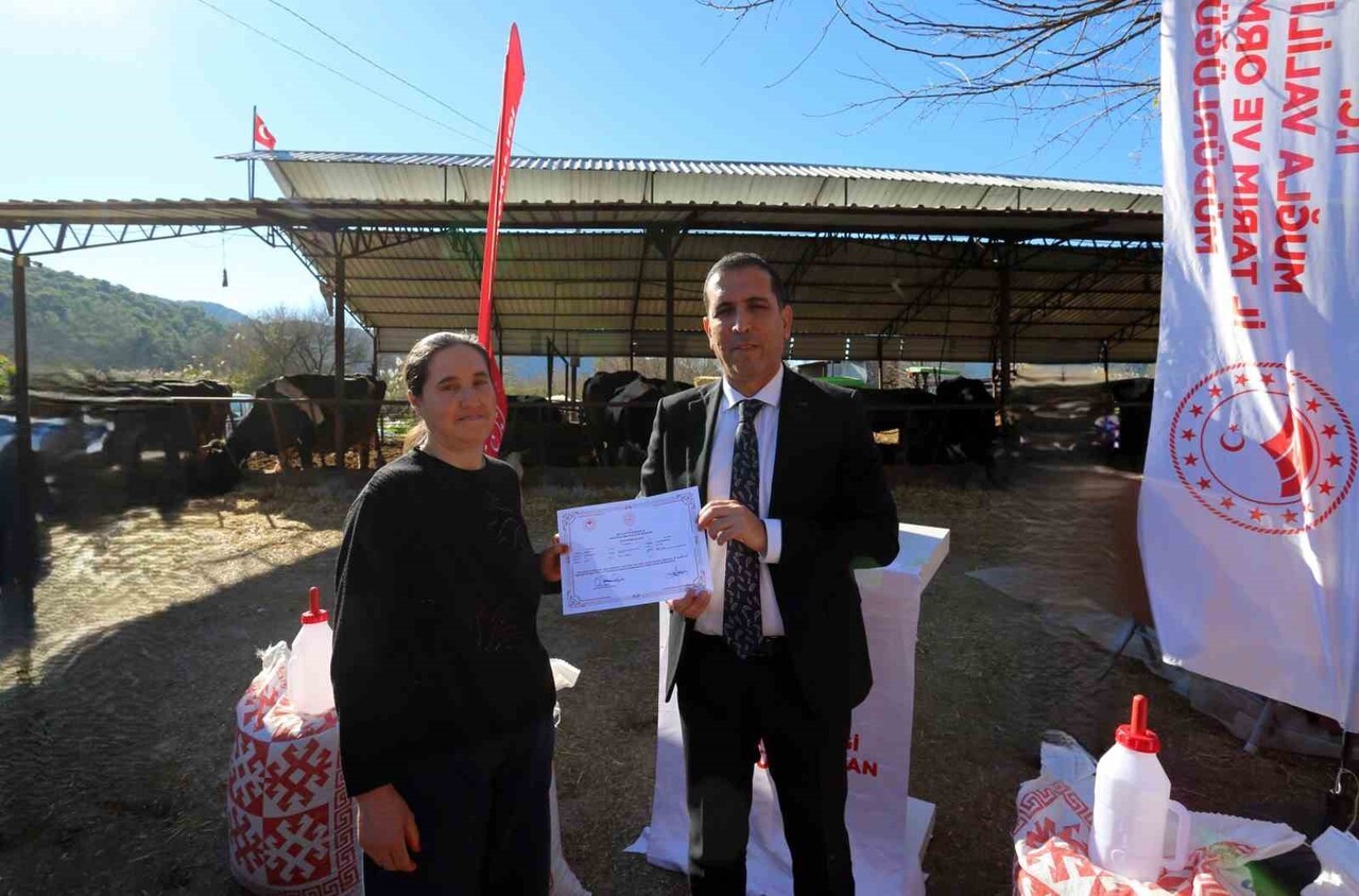 ORTACA’DA ‘SÜT SIĞIRCILIĞI SAĞIM HİJYENİ VE SANİTASYON SERTİFİKALARI’ DAĞITILDI