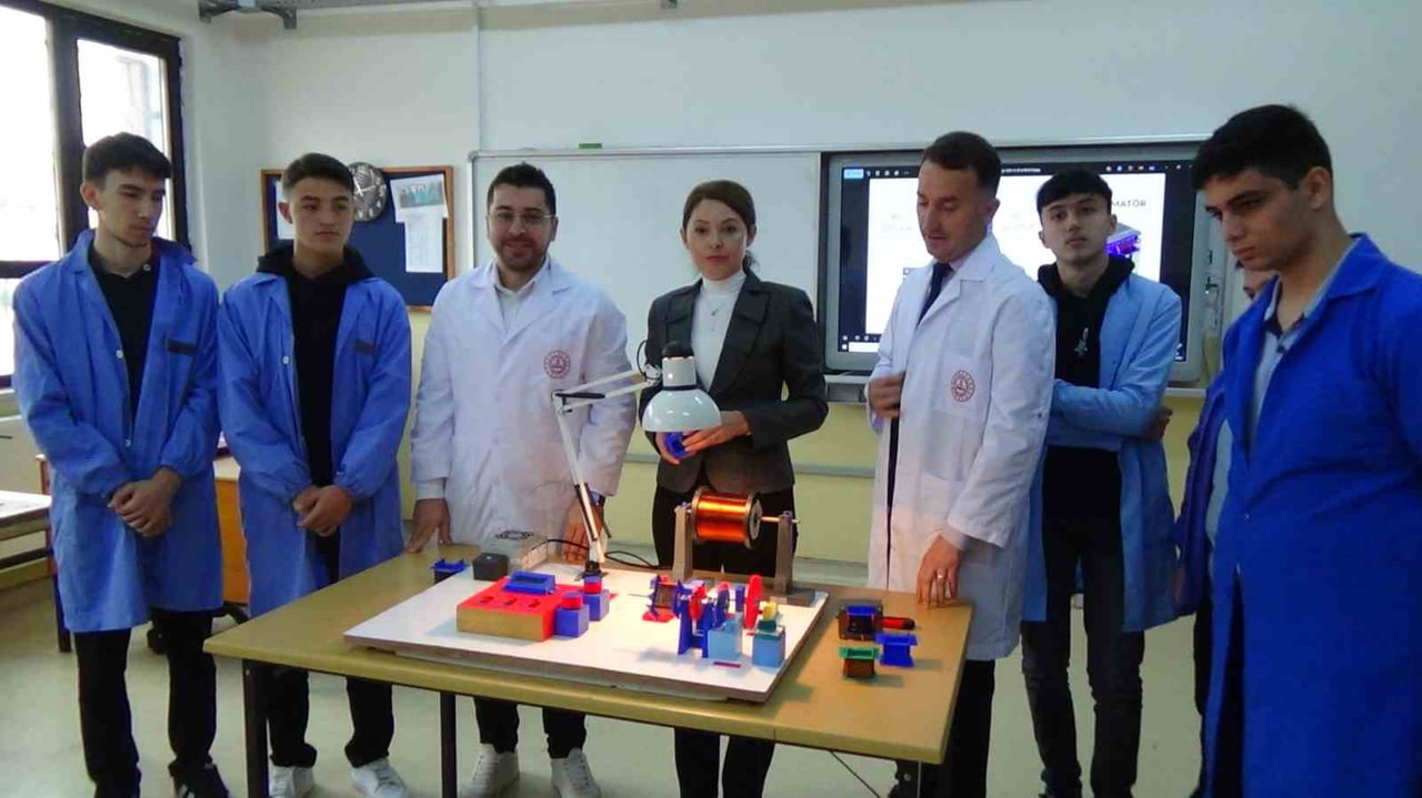 OSMANELİ İLÇESİNDE NİLÜFER HATUN MESLEKİ VE TEKNİK ANADOLU LİSESİ ELEKTRİK-ELEKTRONİK...