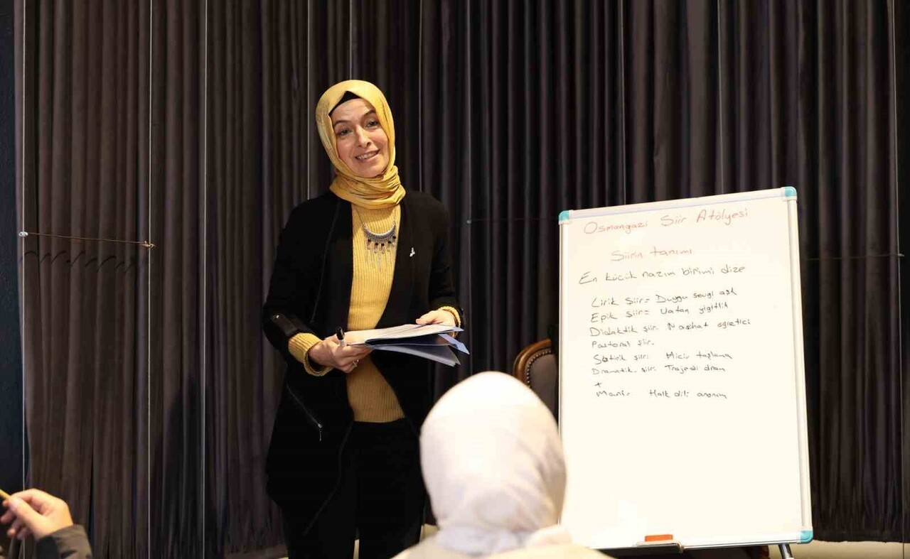 OSMANGAZİ BELEDİYESİ, DÜZENLEDİĞİ ‘ŞİİR YAZMA TEKNİKLERİ VE ANALİZİ’ ATÖLYESİYLE, ŞİİRE GÖNÜL...