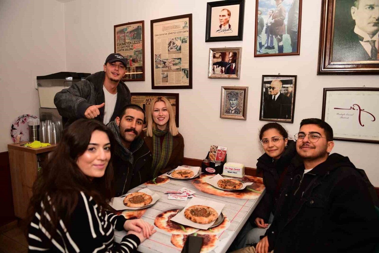 OSMANGAZİ BELEDİYESİ, FARKLI ŞEHİRLERDEN BURSA’YA GELEN ÖĞRENCİLER İÇİN HAYATA GEÇİRDİĞİ...